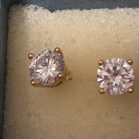 NWOT 10K Yellow Gold Created White Sapphire 4 Carat Round Stud Earrings Plated - Picture 3 of 13